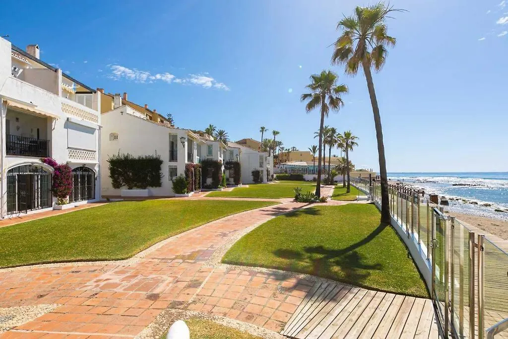 Dona Lola Seafront Duplex Apartment Sitio de Calahonda