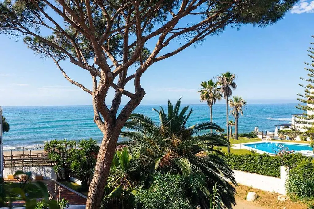 Dona Lola Seafront Duplex Apartment Sitio de Calahonda Spain