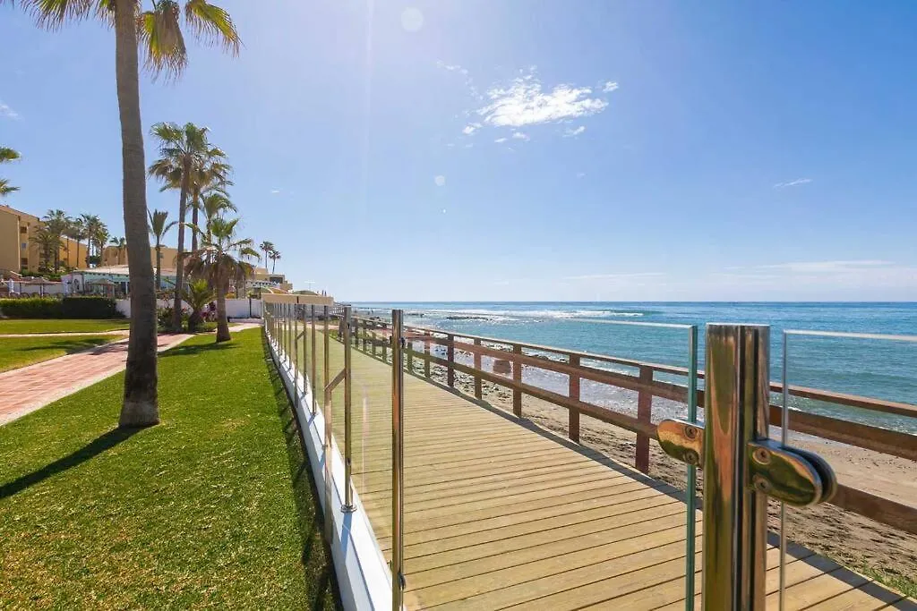 Dona Lola Seafront Duplex Apartment Sitio de Calahonda