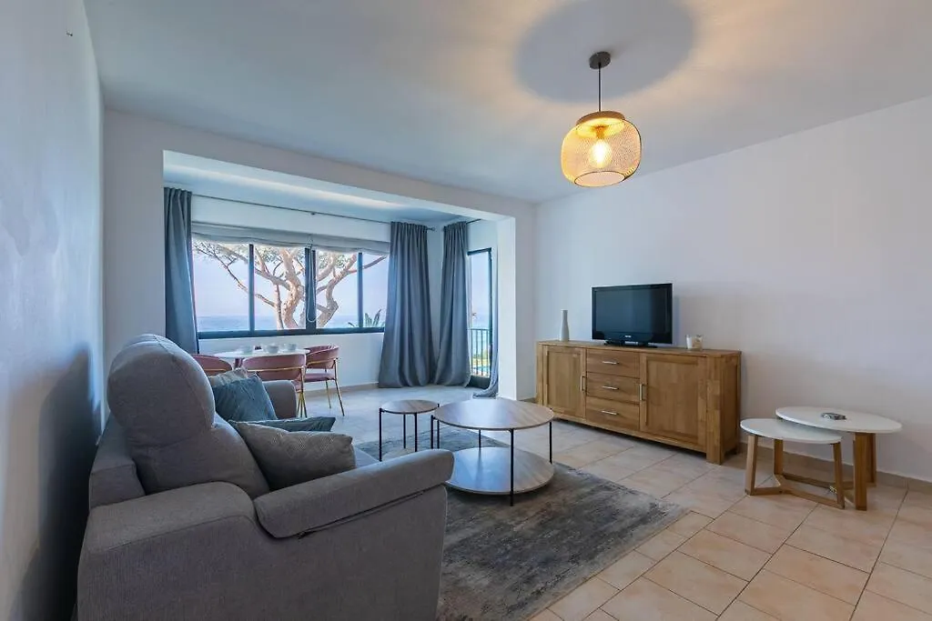Dona Lola Seafront Duplex Apartment Sitio de Calahonda 0*,  Spain