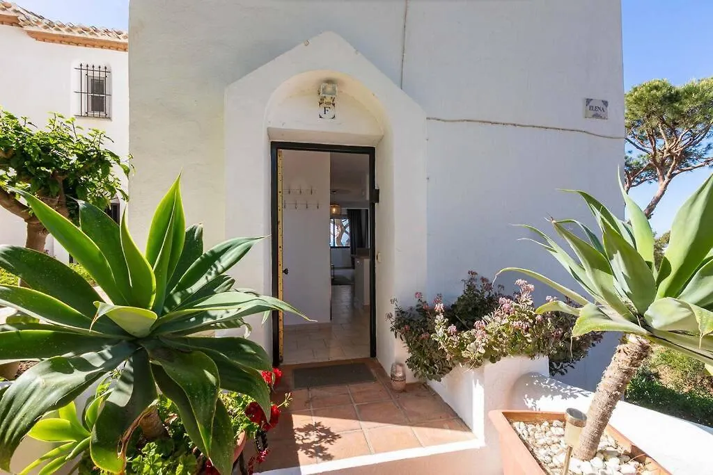 Dona Lola Seafront Duplex Apartment Sitio de Calahonda