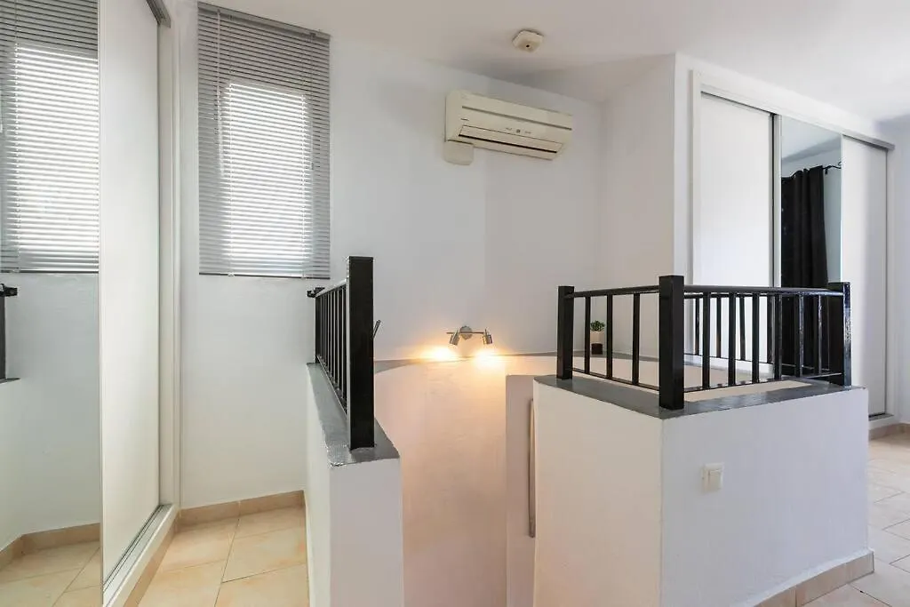 Dona Lola Seafront Duplex Apartment Sitio de Calahonda