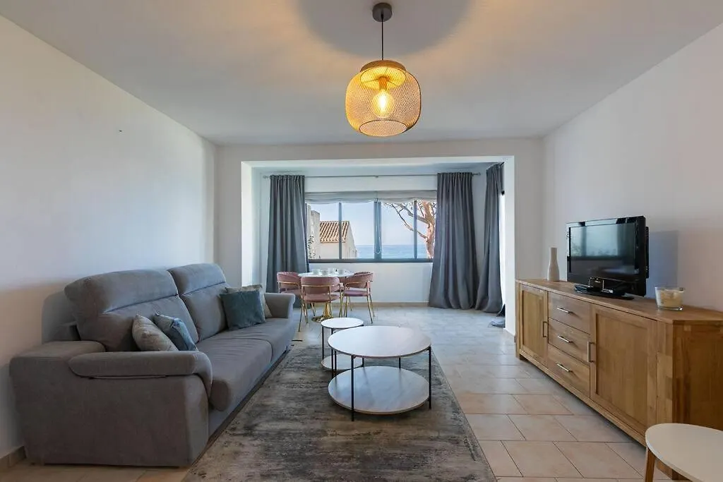 Dona Lola Seafront Duplex Apartment Sitio de Calahonda