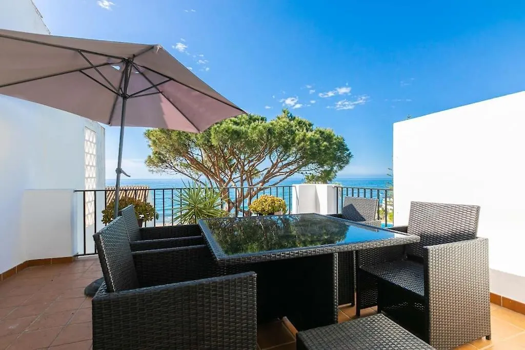 Dona Lola Seafront Duplex Apartment Sitio de Calahonda