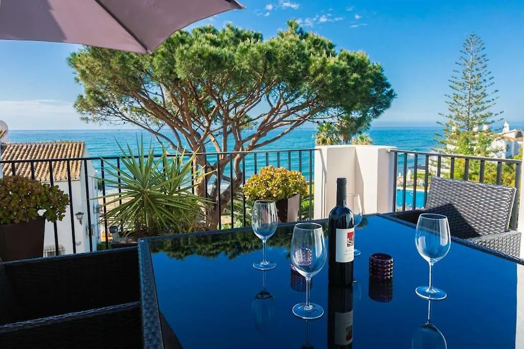 Dona Lola Seafront Duplex Apartment Sitio de Calahonda