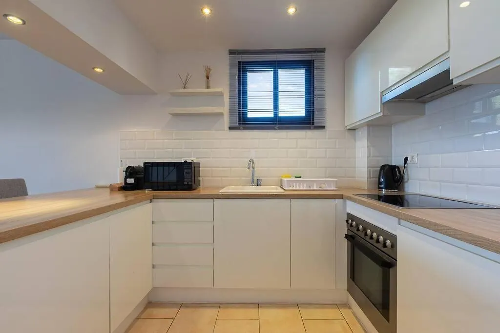Dona Lola Seafront Duplex Apartment Sitio de Calahonda