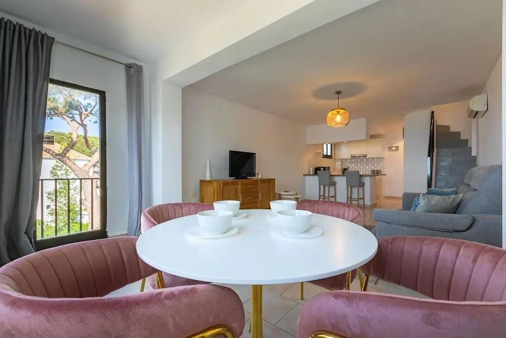 Dona Lola Seafront Duplex Apartment Sitio de Calahonda