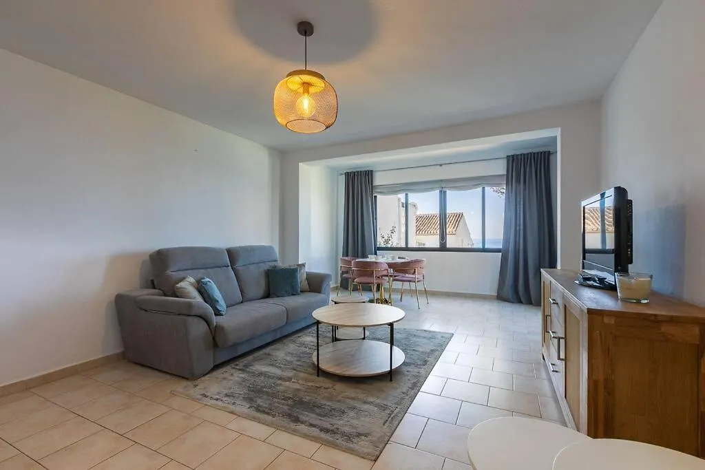 Dona Lola Seafront Duplex Apartment Sitio de Calahonda