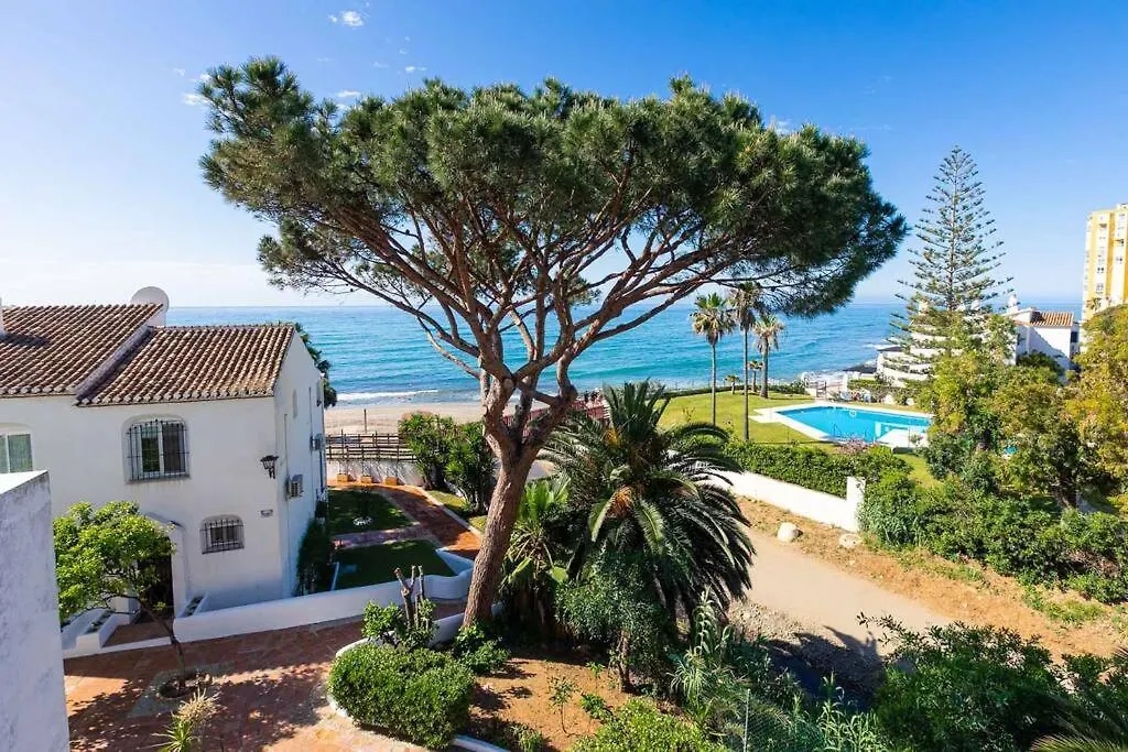 Dona Lola Seafront Duplex Apartment Sitio de Calahonda Spain