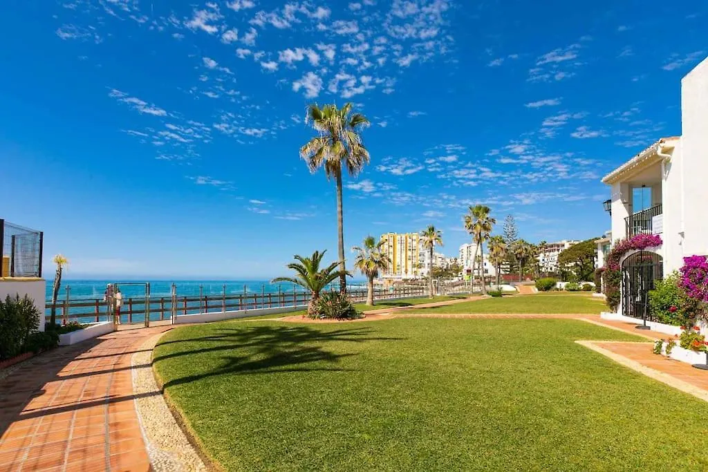 Dona Lola Seafront Duplex Apartment Sitio de Calahonda