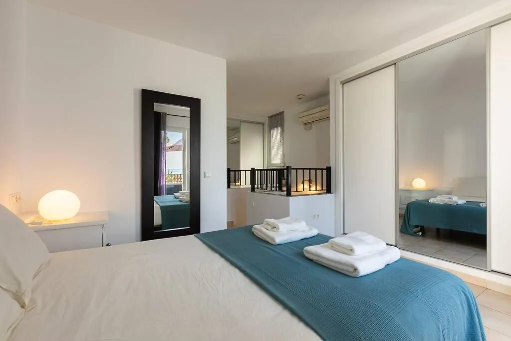 Dona Lola Seafront Duplex Apartment Sitio de Calahonda Spain
