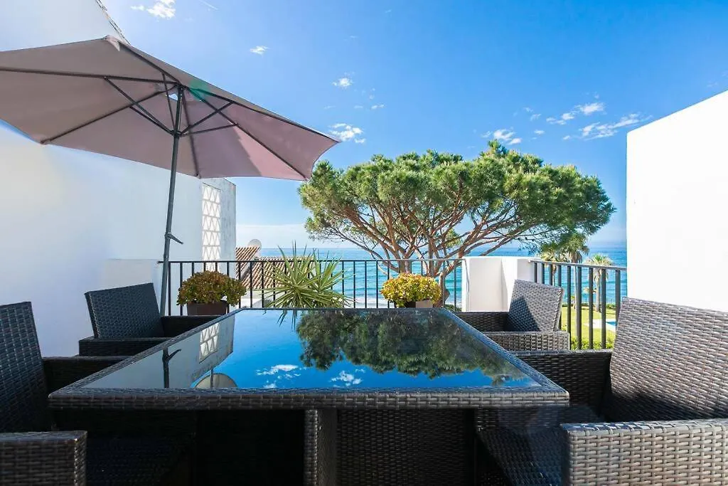 Dona Lola Seafront Duplex Apartment Sitio de Calahonda